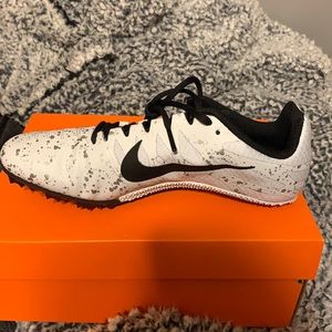 track spikes/running spikes